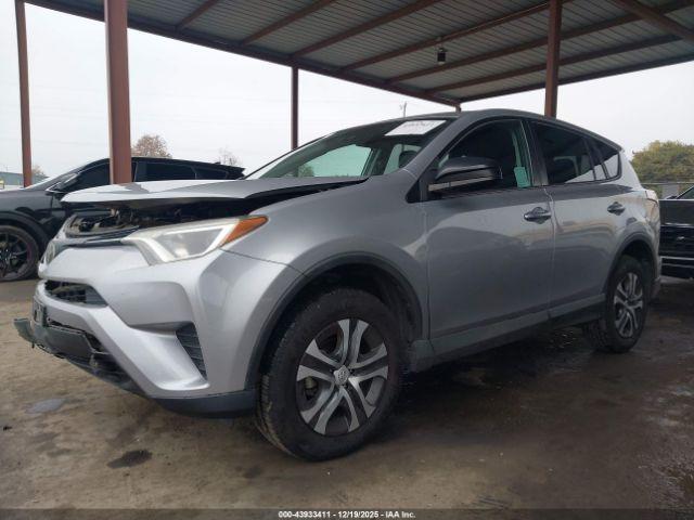 Toyota RAV4 Le Image 12