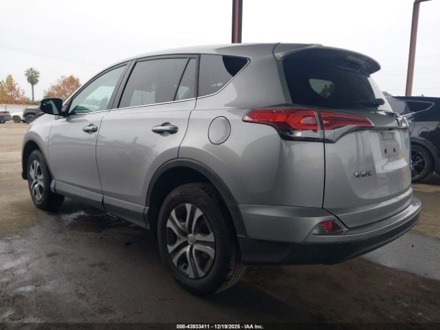 Toyota RAV4 Le Image 6