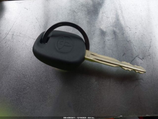 Toyota RAV4 Le Image 13