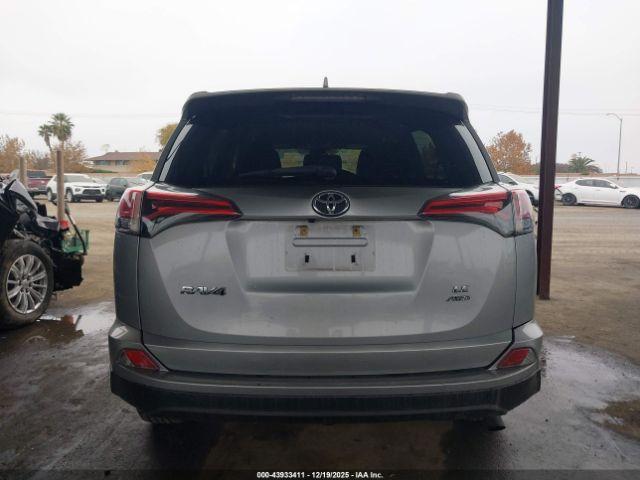 Toyota RAV4 Le Image 17