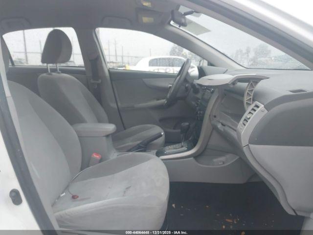 Toyota Corolla Le Image 6