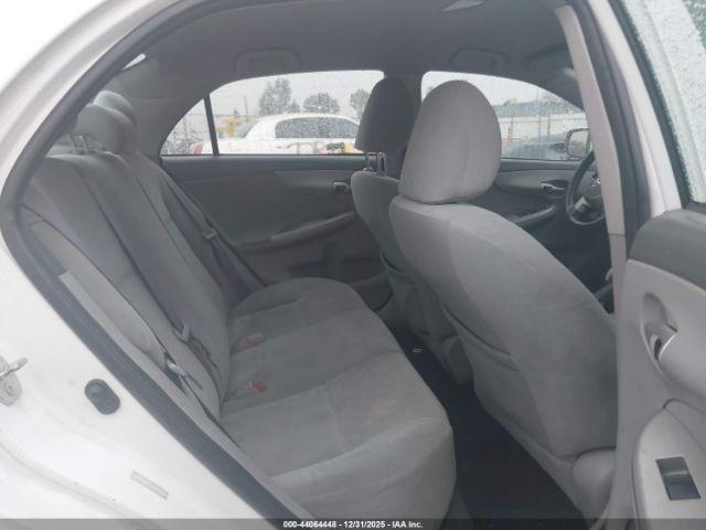 Toyota Corolla Le Image 10