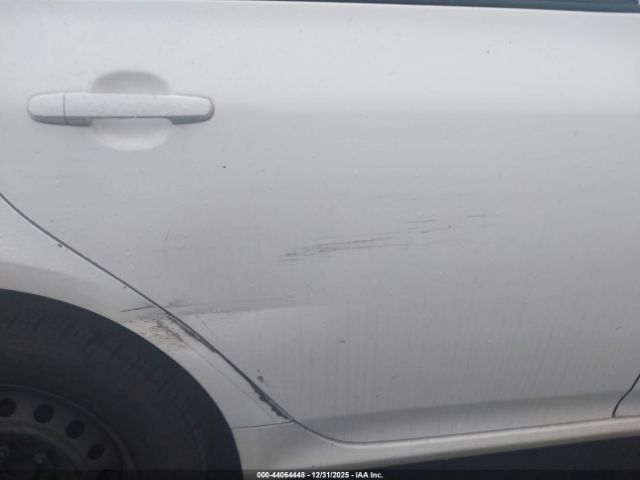 Toyota Corolla Le Image 11