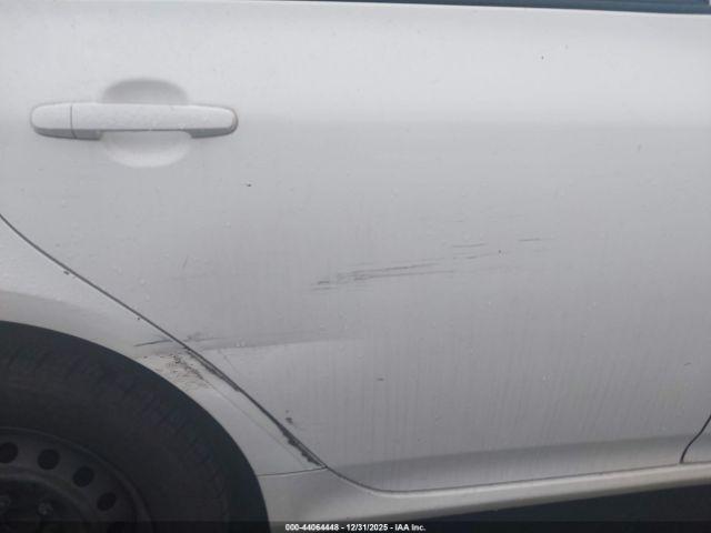 Toyota Corolla Le Image 11