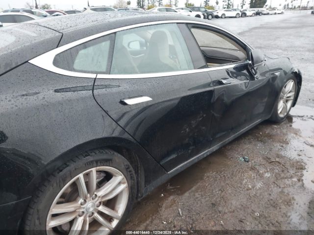 Tesla Model S Image 12