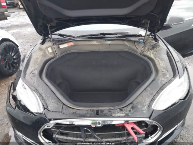 Tesla Model S Image 2