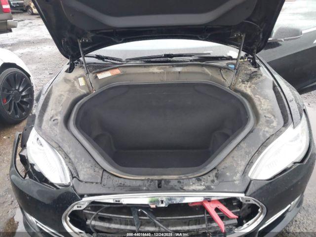 Tesla Model S Image 2