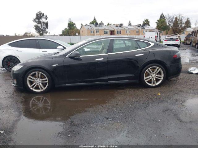 Tesla Model S Image 16