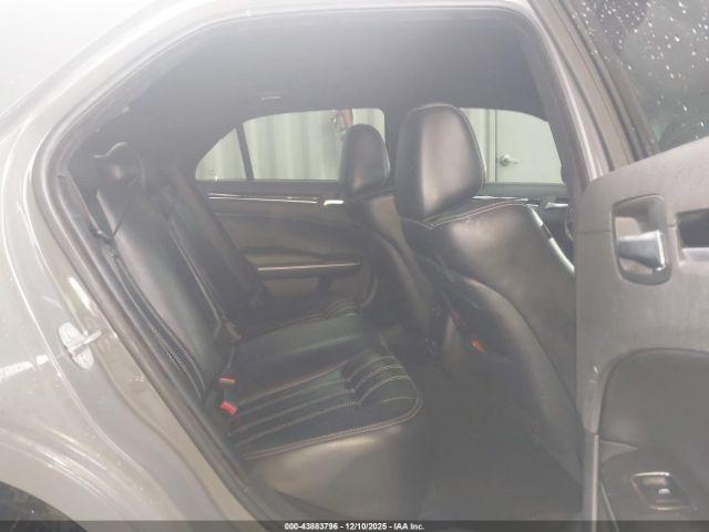 Chrysler 300 300s Image 15