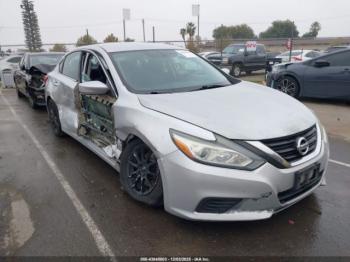  Salvage Nissan Altima