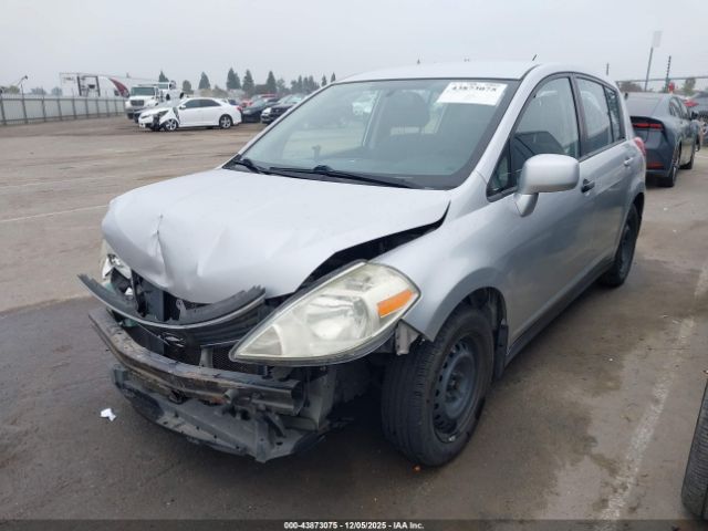Nissan Versa 1.8s Image 12