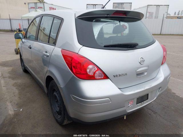 Nissan Versa 1.8s Image 13
