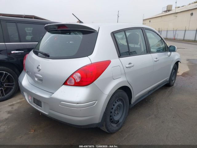 Nissan Versa 1.8s Image 3