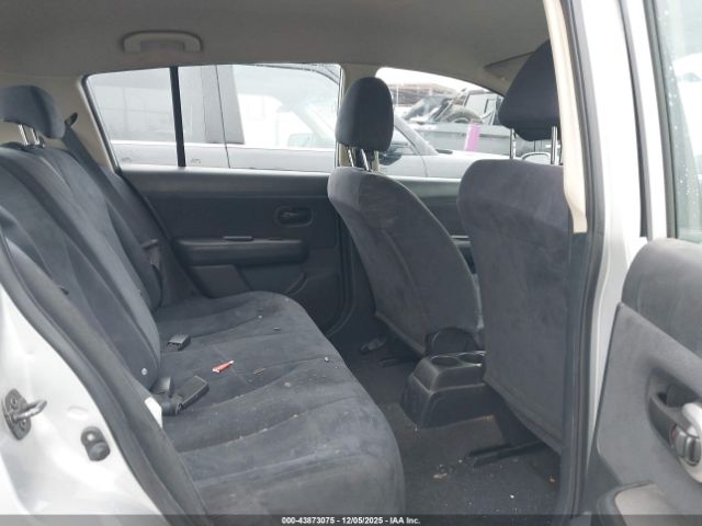 Nissan Versa 1.8s Image 7