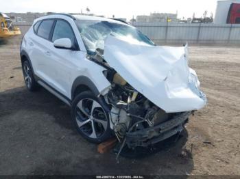 Salvage Hyundai TUCSON