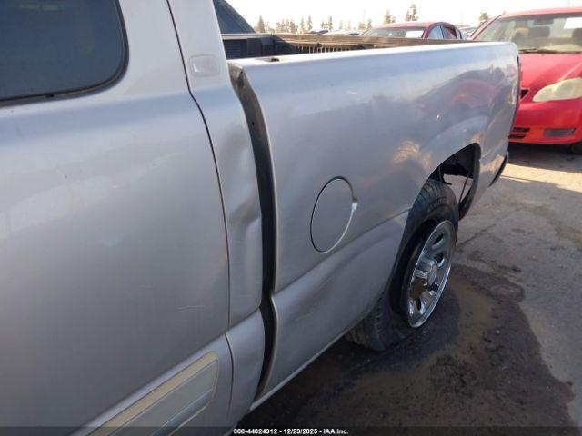 Chevrolet Silverado 1500 Ls Image 12