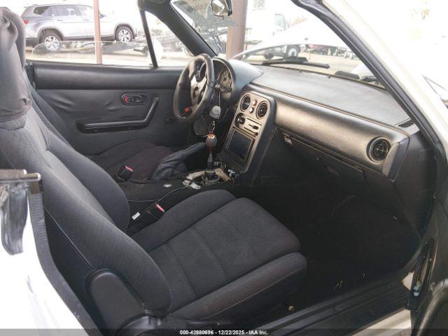 Mazda MX-5 Miata Image 10