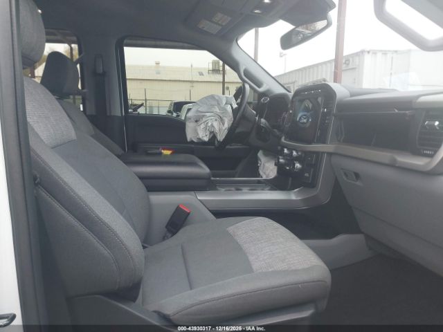 Ford F-150 Xlt Image 8