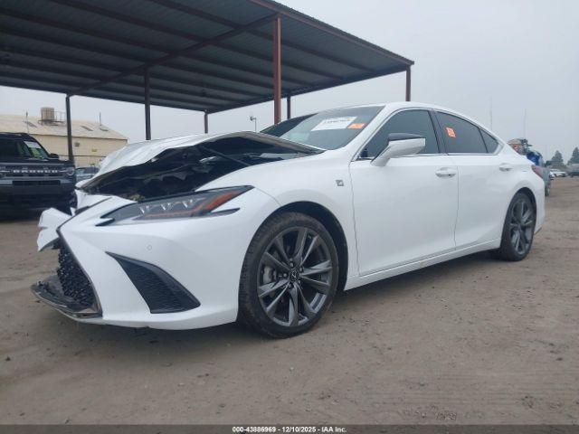 Lexus Es F Sport Image 17