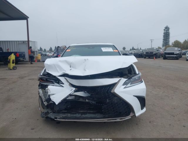 Lexus Es F Sport Image 12