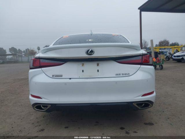 Lexus Es F Sport Image 16