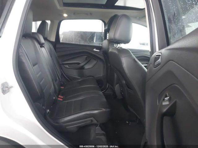 Ford Escape Titanium Image 11