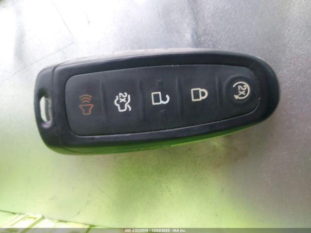 Ford Escape Titanium Image 16