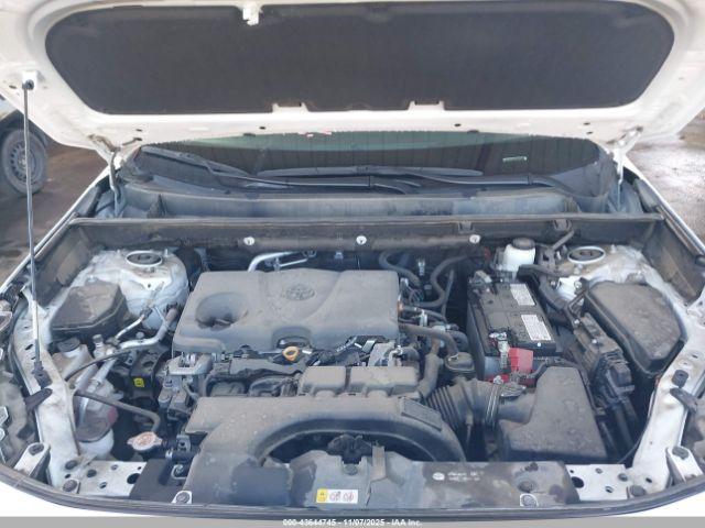 Toyota RAV4 Xle Image 9