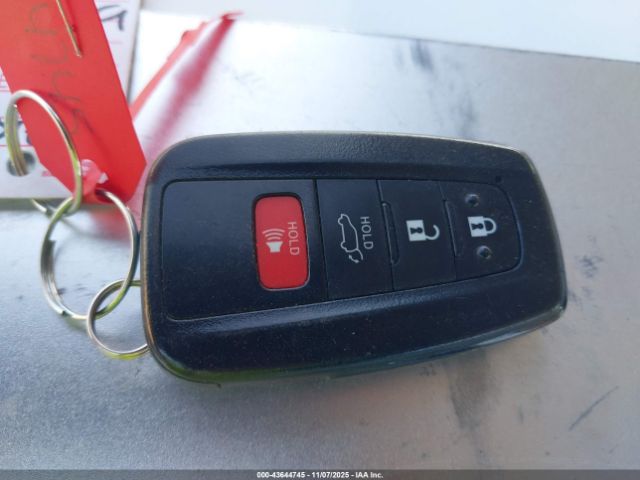 Toyota RAV4 Xle Image 11