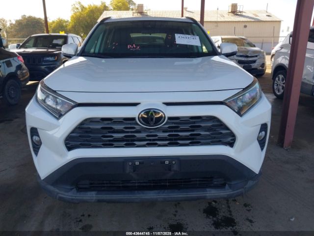 Toyota RAV4 Xle Image 13