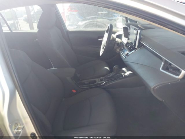 Toyota Corolla Le Image 9