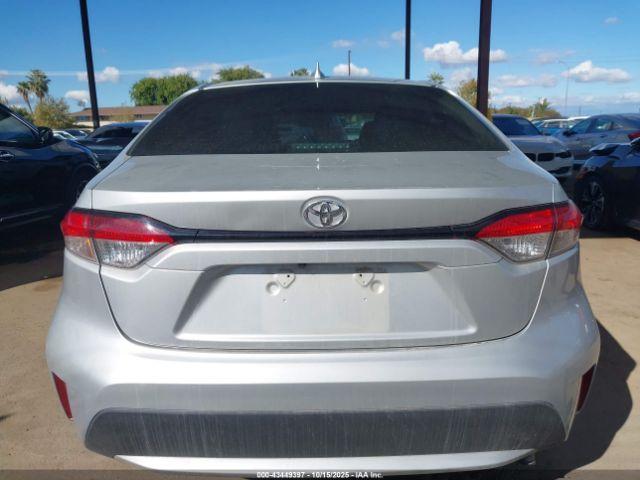 Toyota Corolla Le Image 16