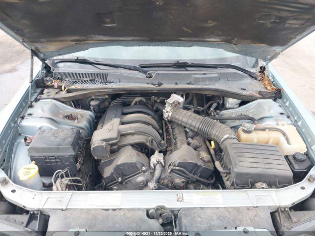 Chrysler 300 Lx Image 8