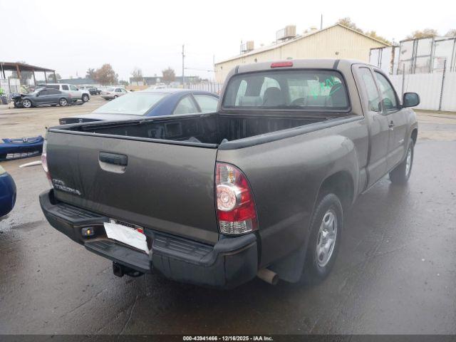 Toyota Tacoma Image 3