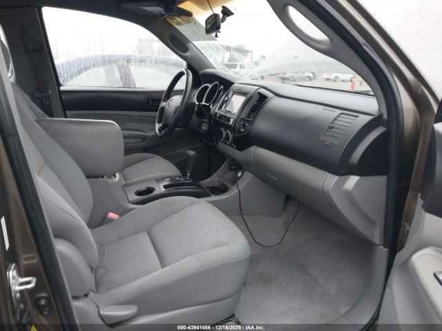 Toyota Tacoma Image 7