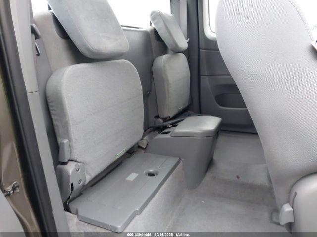 Toyota Tacoma Image 4