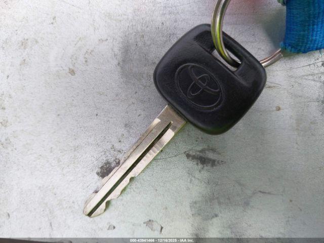 Toyota Tacoma Image 9