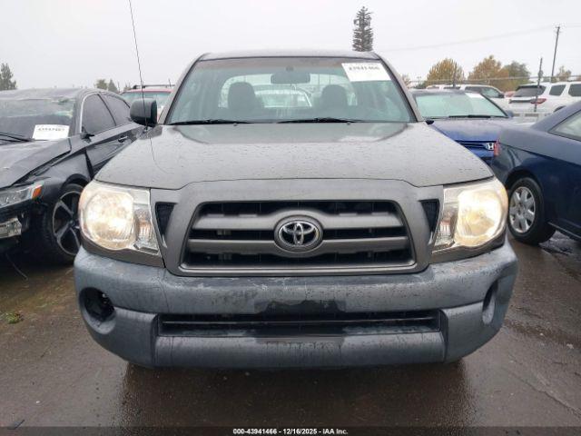 Toyota Tacoma Image 12