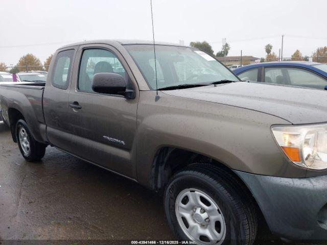 Toyota Tacoma Image 13