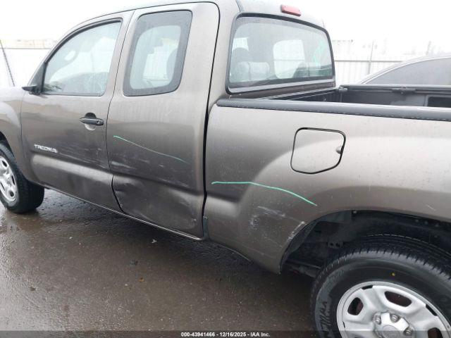 Toyota Tacoma Image 18