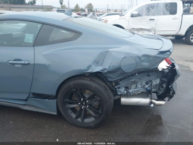 Ford Mustang Gt Fastback Image 4
