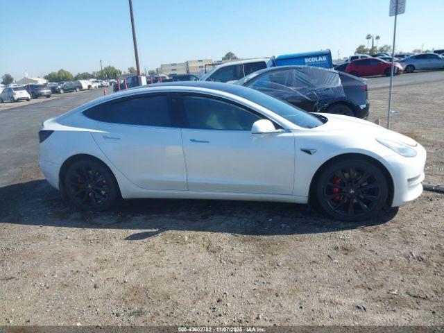 Tesla Model 3 Image 10