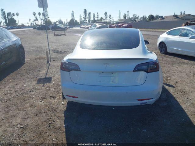 Tesla Model 3 Image 8