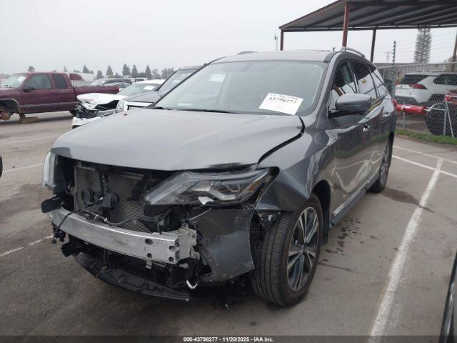 Nissan Pathfinder Platinum Image 4