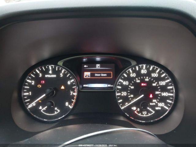 Nissan Pathfinder Platinum Image 13