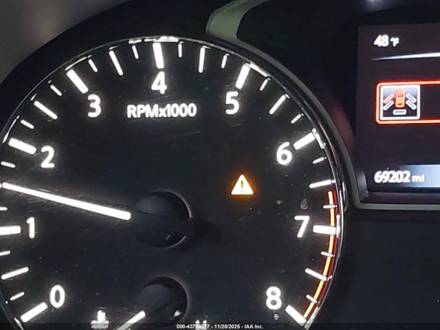 Nissan Pathfinder Platinum Image 17