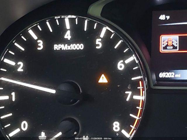 Nissan Pathfinder Platinum Image 17