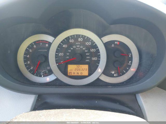 Toyota RAV4 Limited V6 Image 15