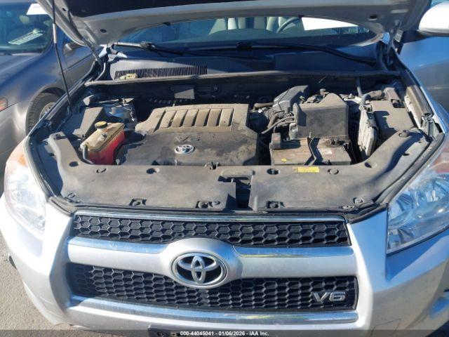 Toyota RAV4 Limited V6 Image 14