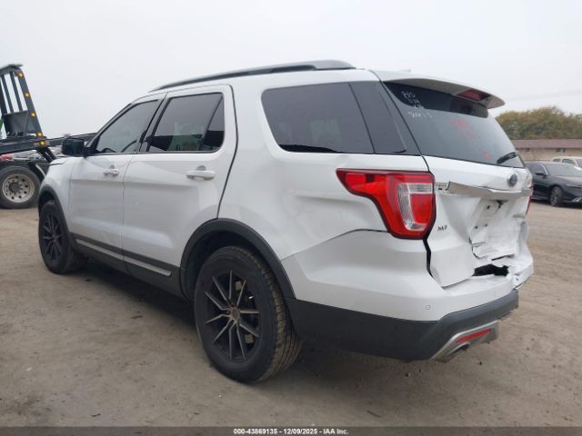 Ford Explorer Xlt Image 8